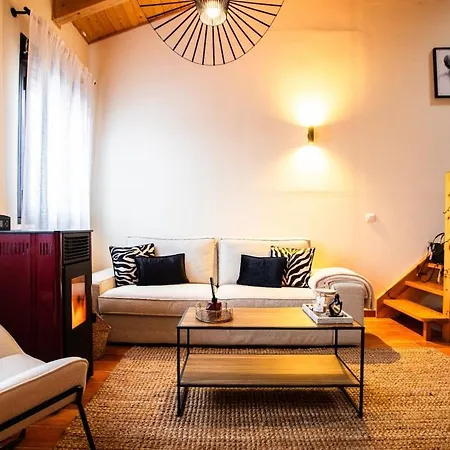 Casa Calma Cerca De La Sierra By * Ituero y Lama